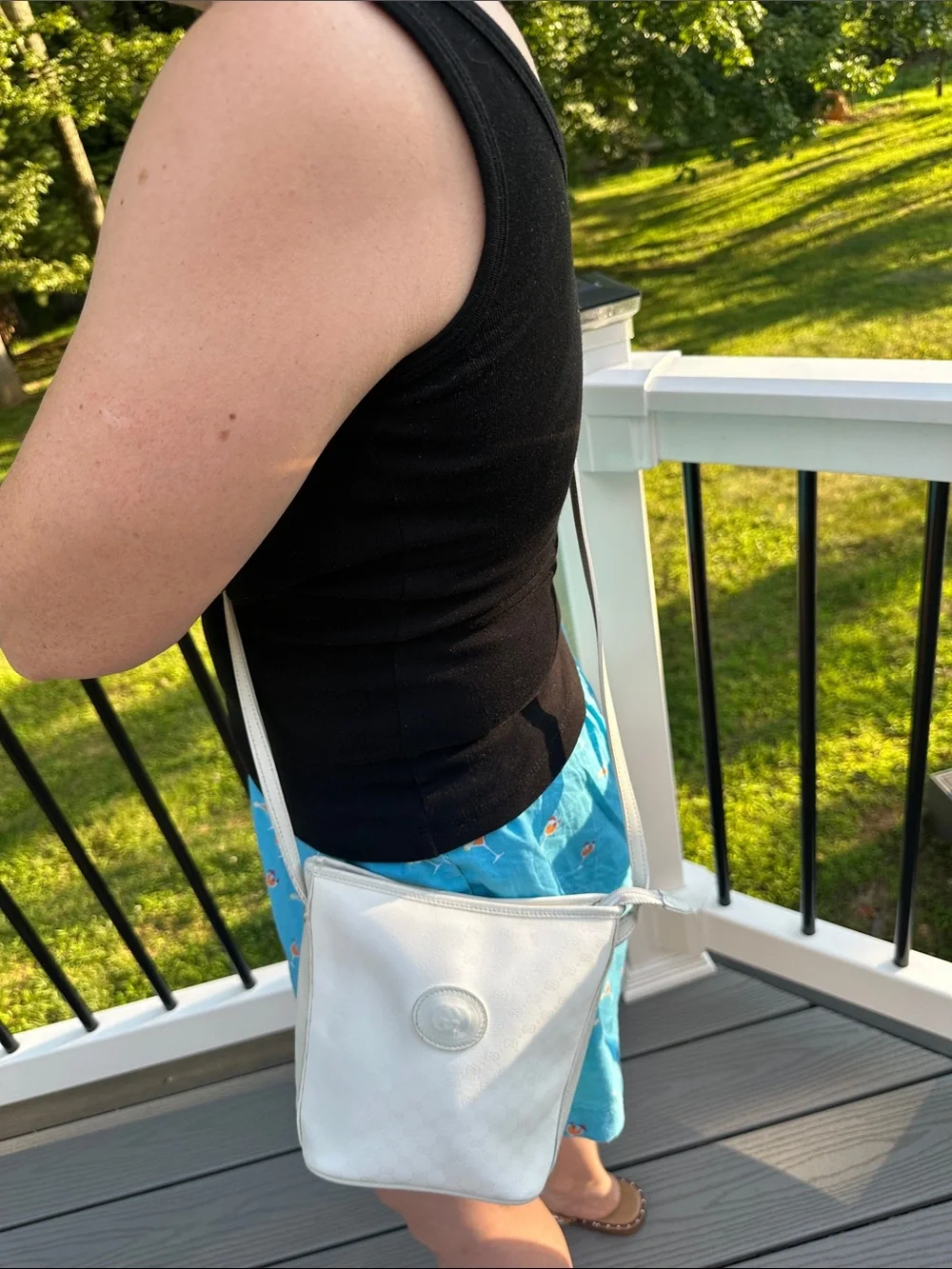 Gucci White Crossbody Bucket Bag